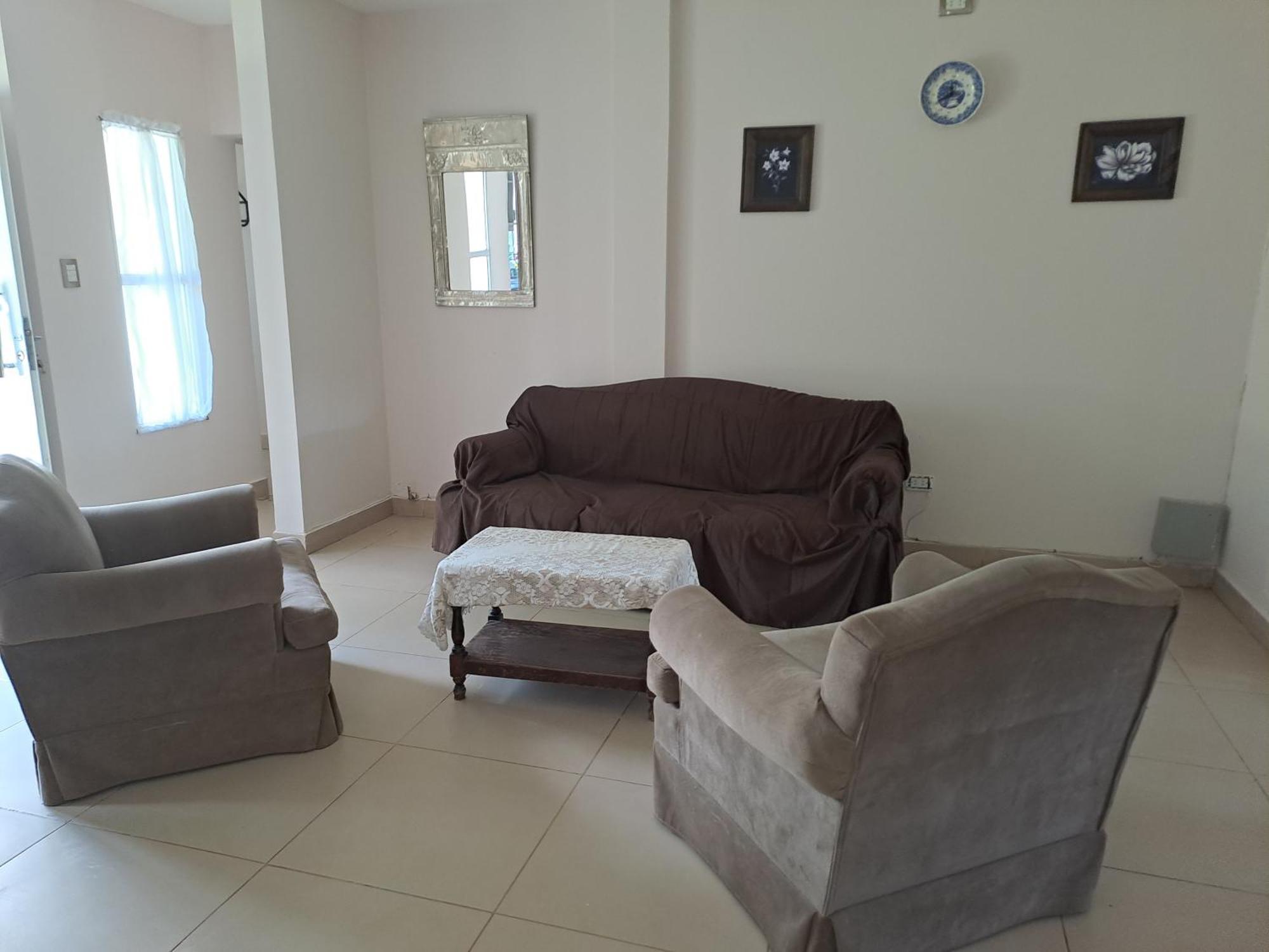 Casa Con Piscina Y Parque En , Zona Aeropuerto *