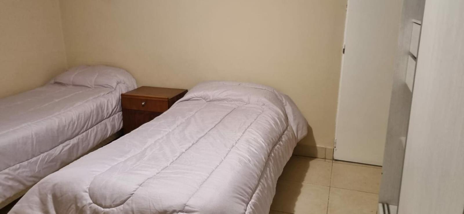 Casa Con Piscina Y Parque En , Zona Aeropuerto Holiday home *