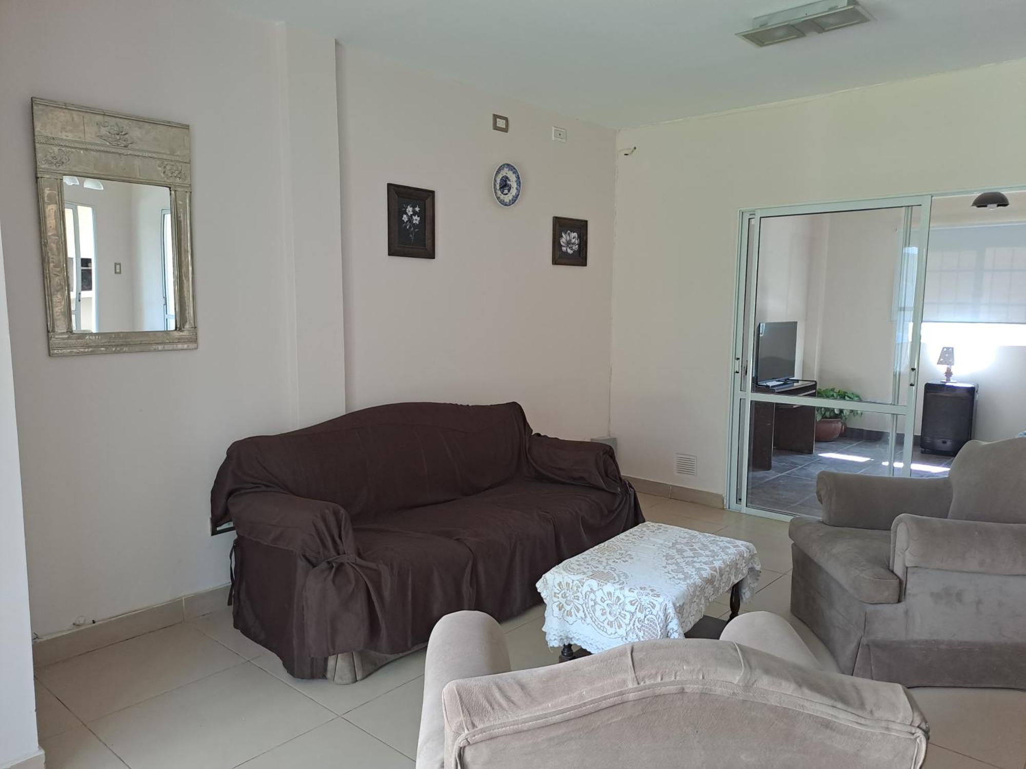 Casa Con Piscina Y Parque En , Zona Aeropuerto Holiday home Salta